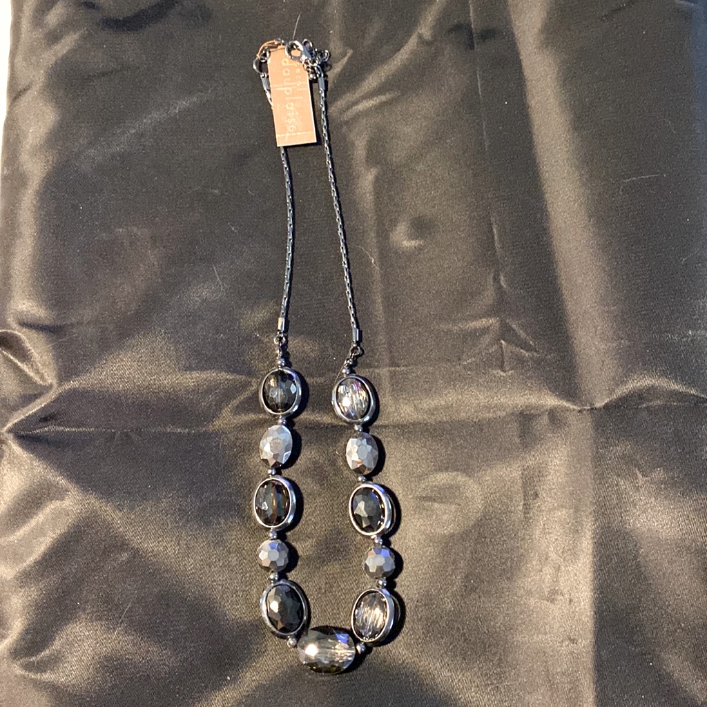 Nwt Carol Dauplaise Necklace Black And Silvery 28$